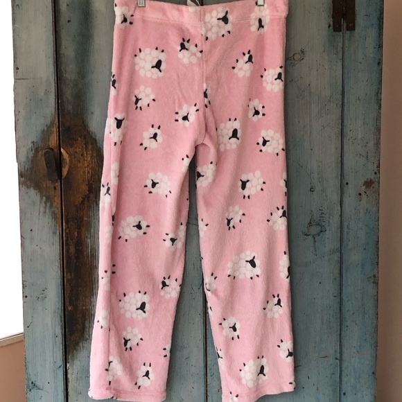 Count your sheep before you sleep! Warm & cute fleece pink pj’s with sheep - Picture 5 of 10